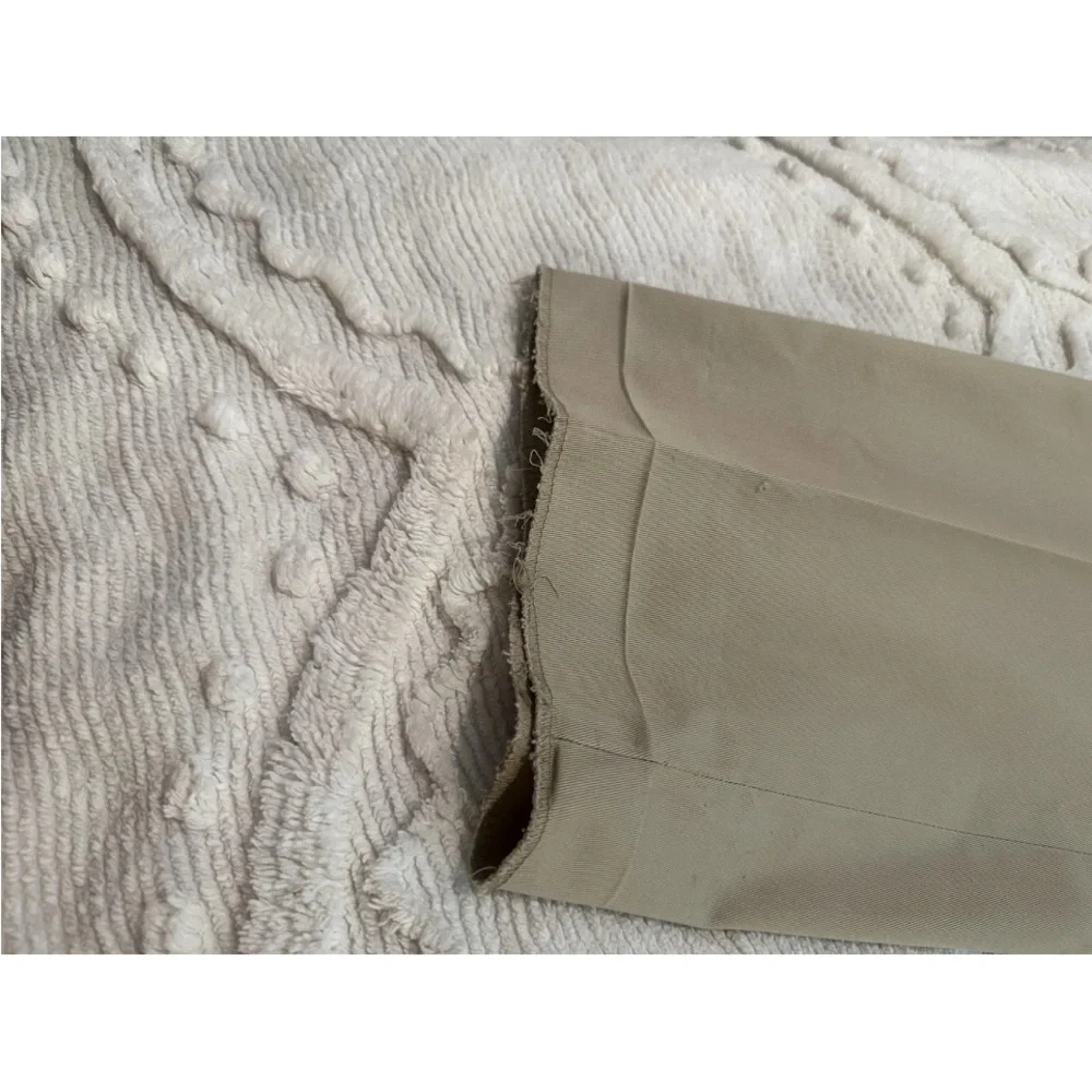 Eddie Bauer Pants Men’s 35/32 Beige Wrinkle Resistant Classic Fit Khaki no hem